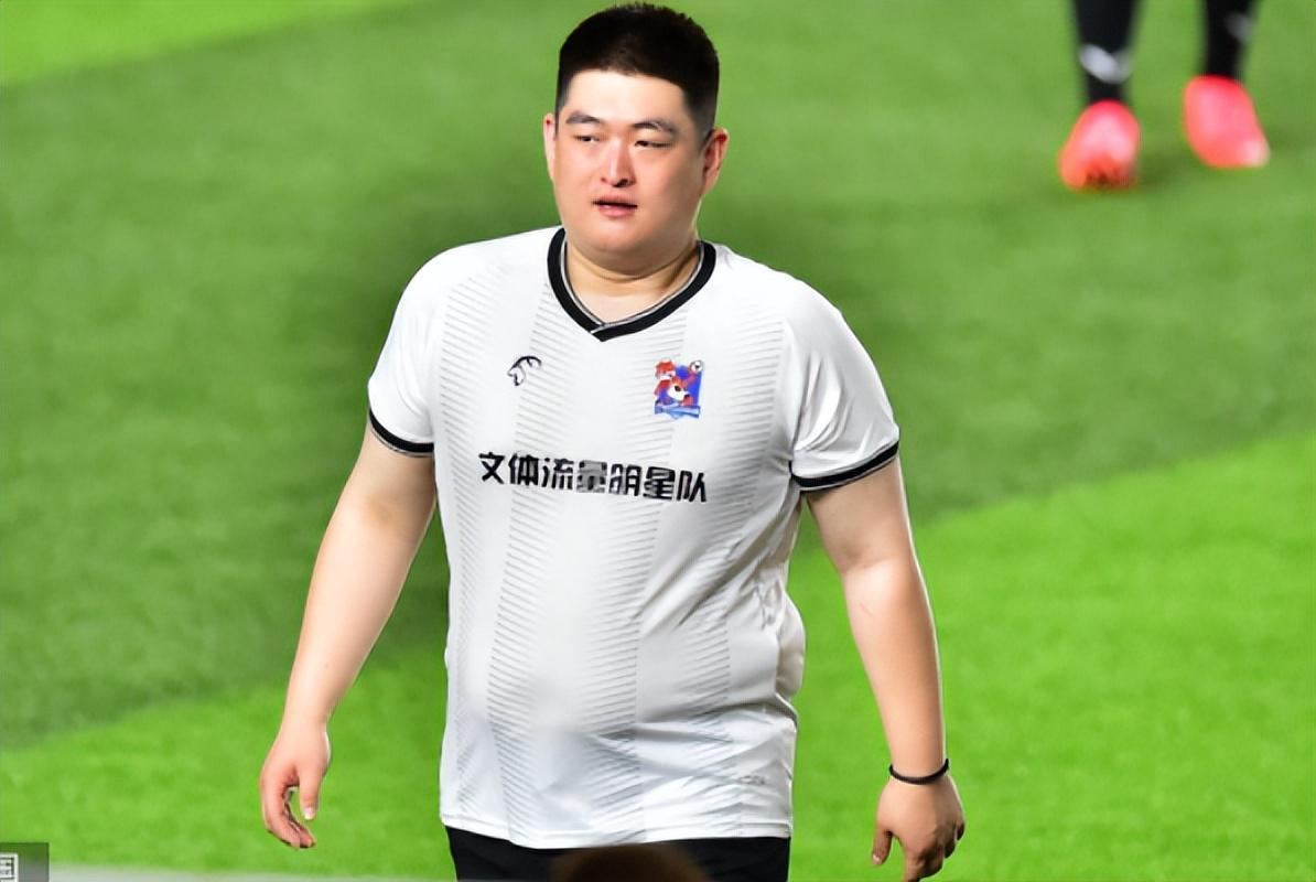 2026世界杯买球平台-满身肥肉跑不动，还能连连进球，赵本山儿子赢麻了，都是人情世故